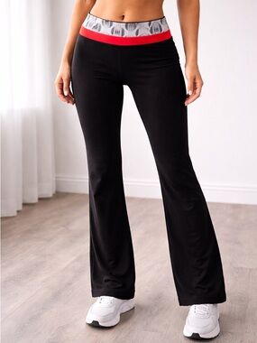 Lululemon Vintage Groove Pant (Tall) - Reversible - Black/Red/White Pattern